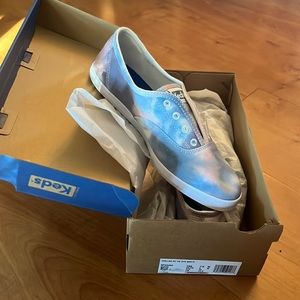 NEW Chillax tie-dye Keds